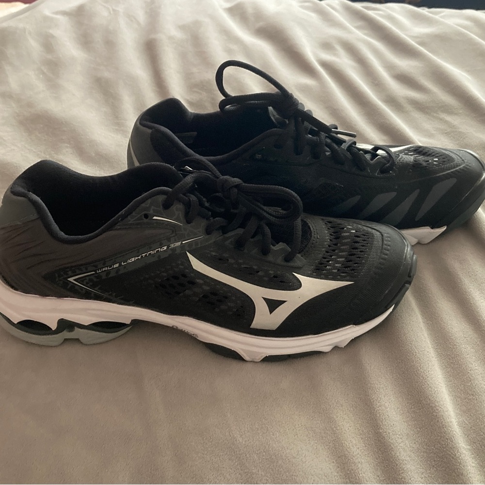 ASICS women’s athletic shoes, never worn, size 9